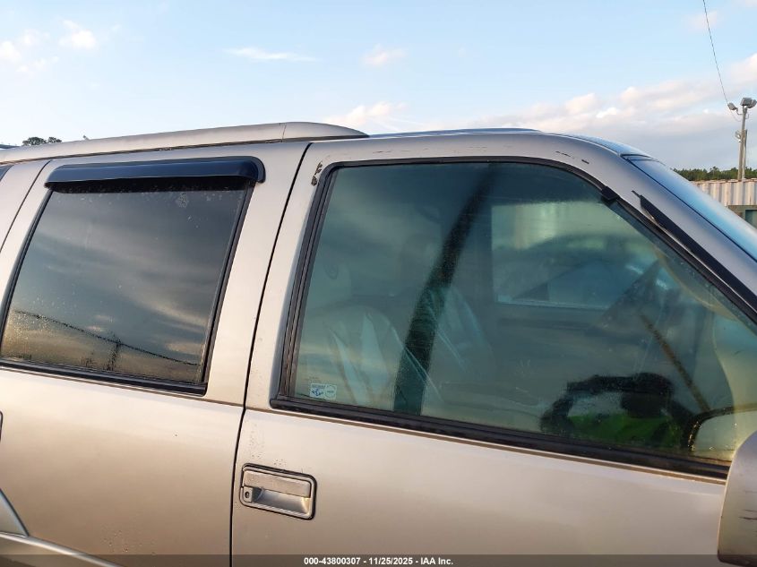 2000 Cadillac Escalade Standard VIN: 1GYEK13RXYR122365 Lot: 43800307