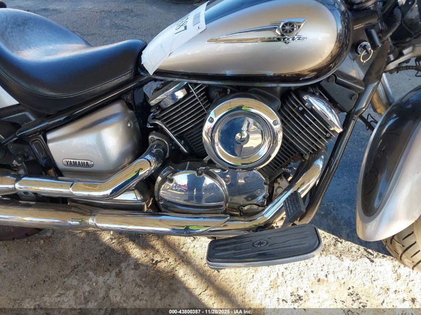 2004 Yamaha Xvs1100 A VIN: JYAVP11Y94A005785 Lot: 43800387