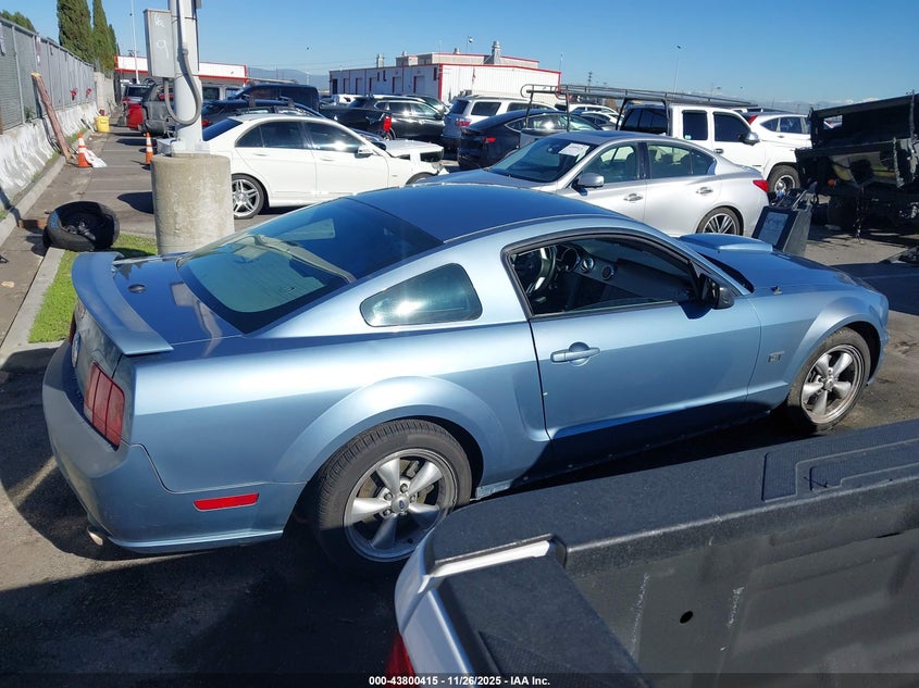 2007 Ford Mustang Gt Deluxe/Gt Premium VIN: 1ZVHT82H575241056 Lot: 43800415