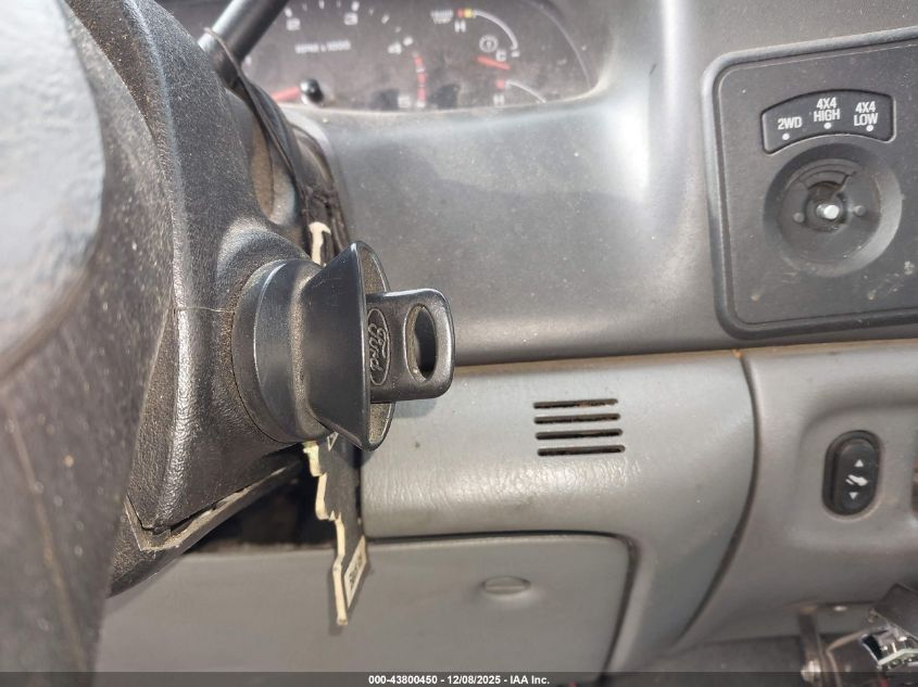 2003 Ford F-250 VIN: 1FTNX21P13EC60570 Lot: 43800450