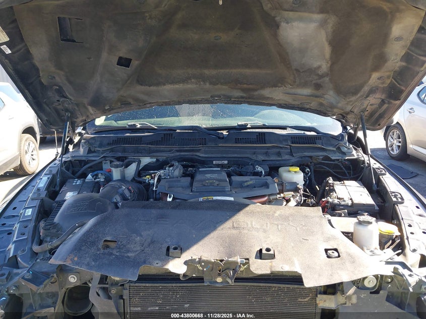 2018 Ram 3500 Laramie 4X4 8' Box VIN: 3C63RRJLXJG132378 Lot: 43800668