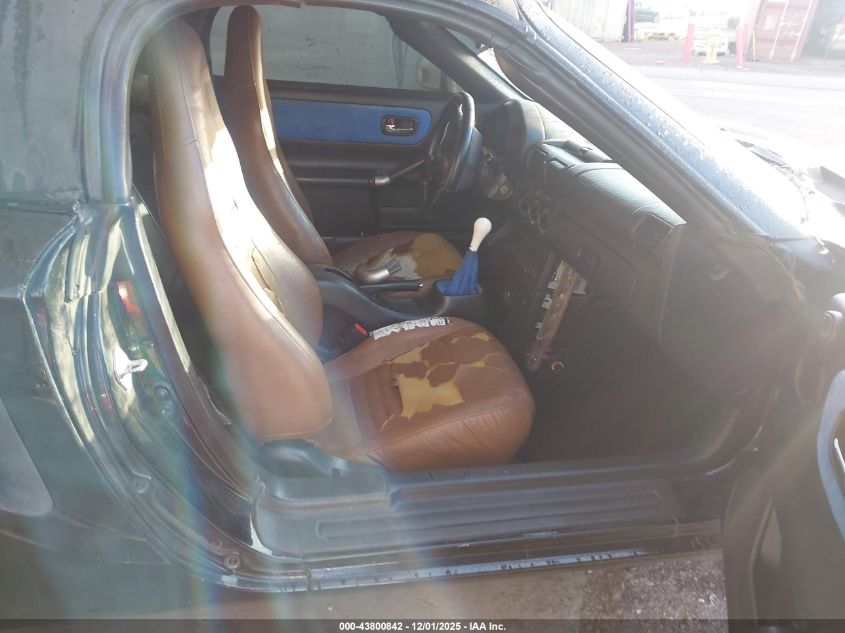 JTDFR320020044517 2002 TOYOTA MR2 photo no. 5