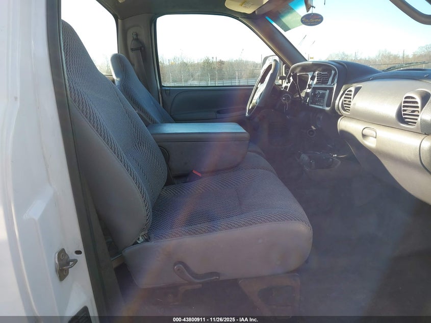 2000 Dodge Ram 1500 St VIN: 1B7HC16Y7YS518975 Lot: 43800911