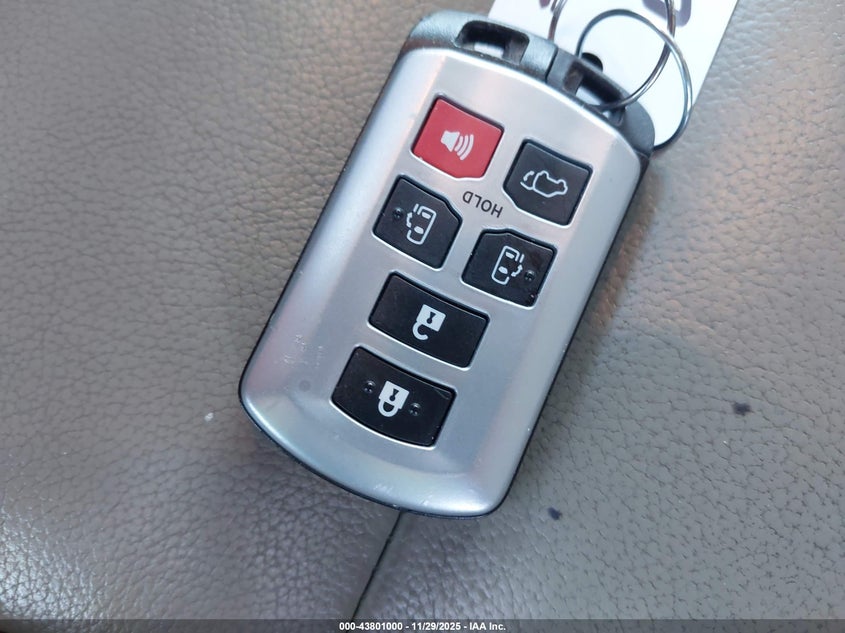 2019 Toyota Sienna Xle 8 Passenger VIN: 5TDYZ3DC7KS992314 Lot: 43801000