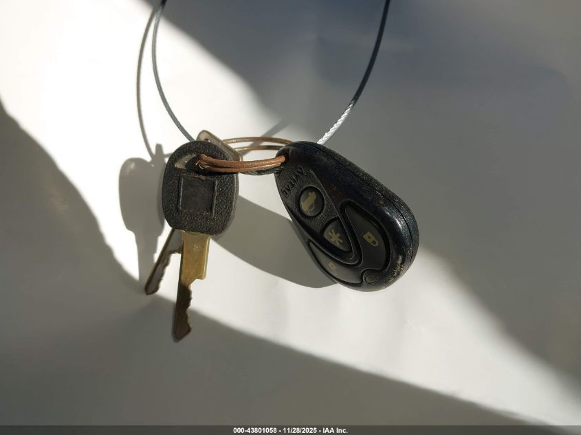 1990 Chevrolet Gmt-400 C1500 VIN: 2GCEC19K3L1151026 Lot: 43801058