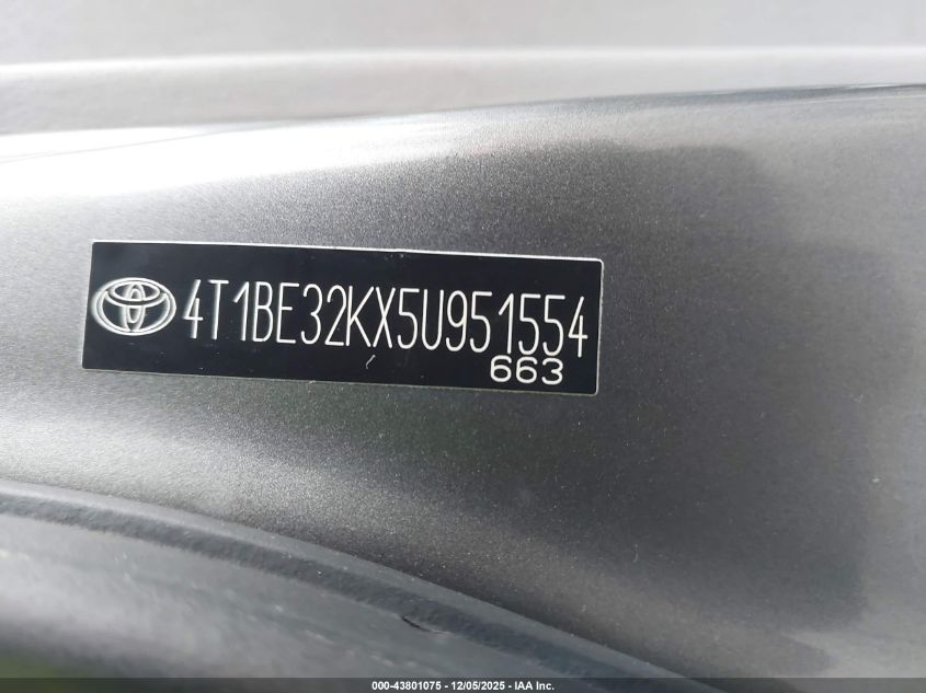 2005 Toyota Camry Std VIN: 4T1BE32KX5U951554 Lot: 43801075