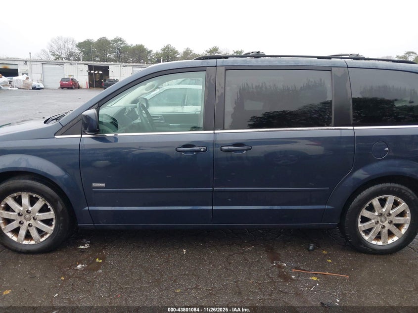2008 Chrysler Town & Country Touring VIN: 2A8HR54P88R839028 Lot: 43801084