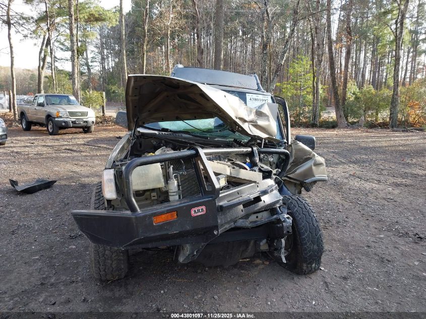 2001 Nissan Xterra Xe VIN: 5N1ED28Y81C585292 Lot: 43801097