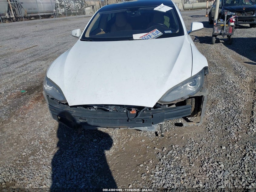 2013 Tesla Model S Performance VIN: 5YJSA1DP0DFP05519 Lot: 43801099