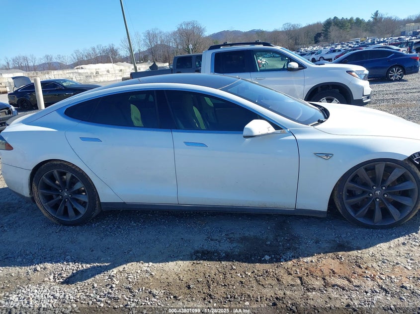 2013 Tesla Model S Performance VIN: 5YJSA1DP0DFP05519 Lot: 43801099
