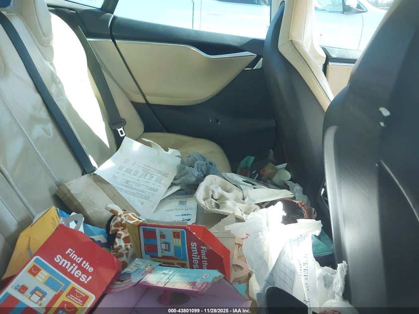 2013 Tesla Model S Performance VIN: 5YJSA1DP0DFP05519 Lot: 43801099