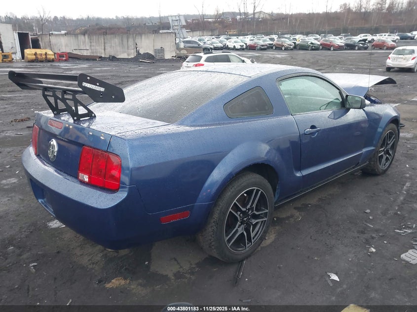 2007 Ford Mustang V6 Deluxe/V6 Premium VIN: 1ZVFT80N975240363 Lot: 43801183