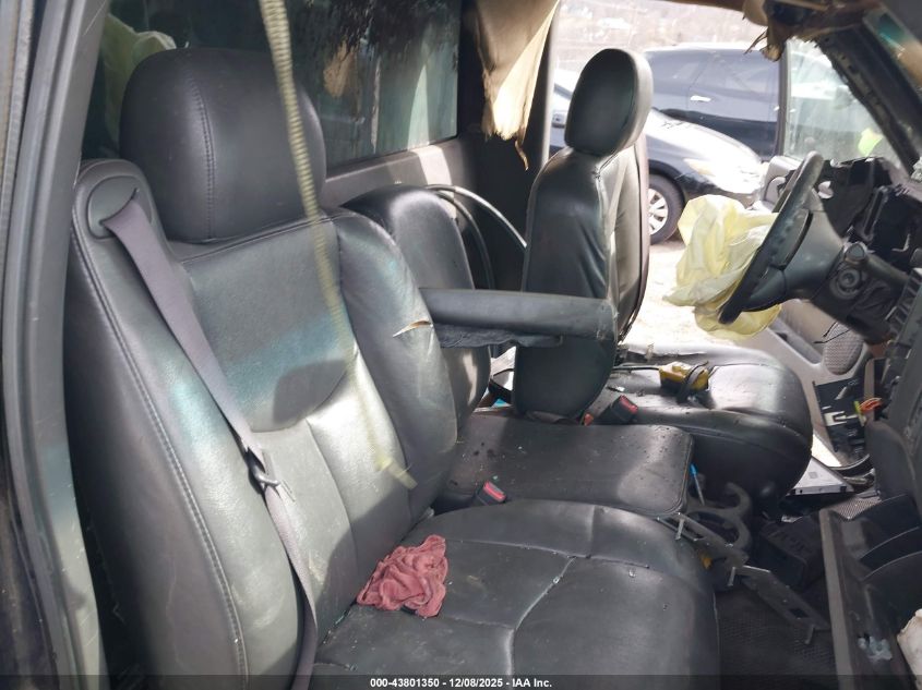 2006 GMC Sierra 3500 Chassis Work Truck VIN: 1GDJK34236E132933 Lot: 43801350