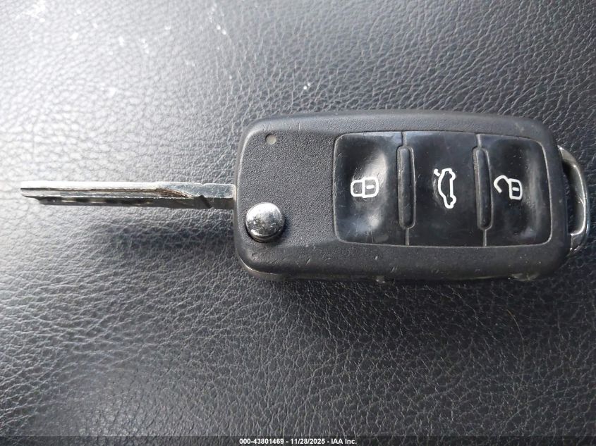 2012 Volkswagen Passat 2.5L Se VIN: 1VWBP7A38CC030675 Lot: 43801469