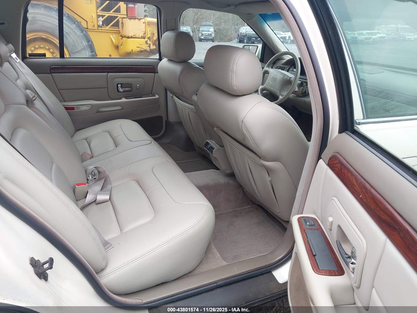 1998 Cadillac Deville Standard VIN: 1G6KD54Y9WU741343 Lot: 43801574