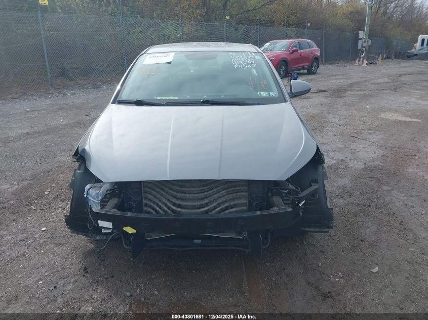 2019 Hyundai Elantra Se VIN: 5NPD74LF7KH419070 Lot: 43801681
