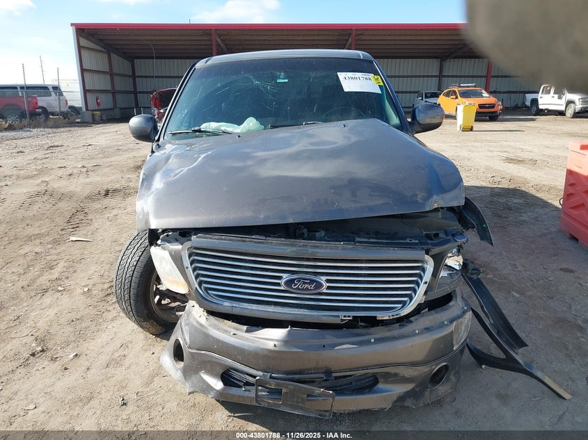 2002 Ford F-150 Lariat VIN: 1FTRW07302KE11427 Lot: 43801788