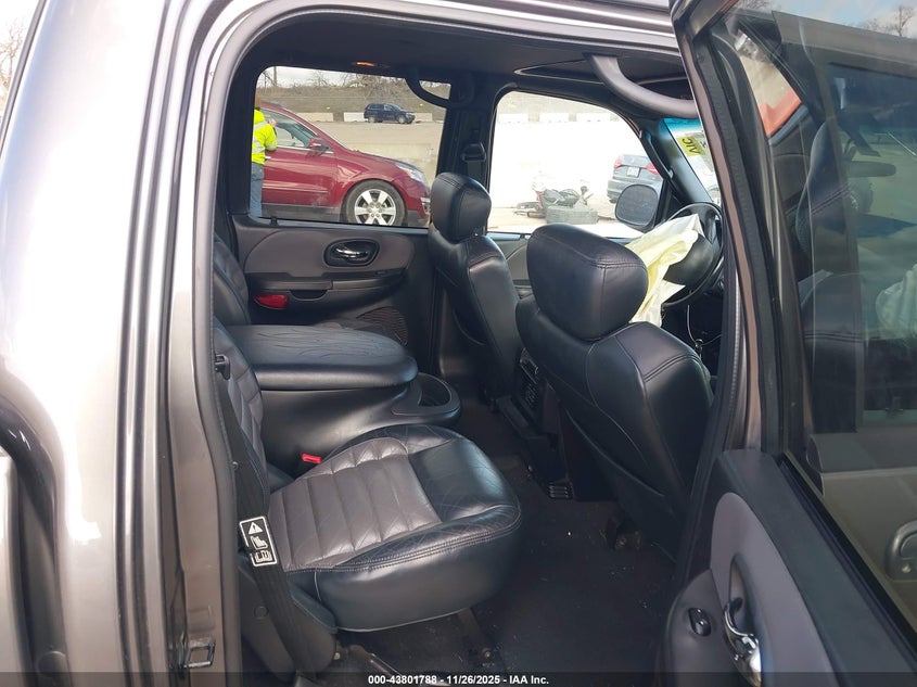 2002 Ford F-150 Lariat VIN: 1FTRW07302KE11427 Lot: 43801788