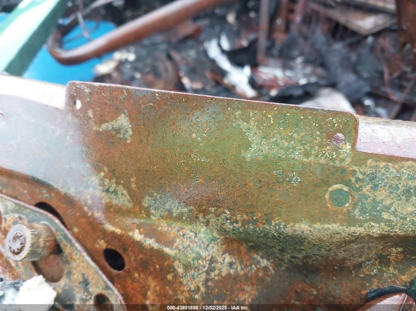 2000 Chevrolet Astro VIN: 1GNDM19W3YB191861 Lot: 43801856