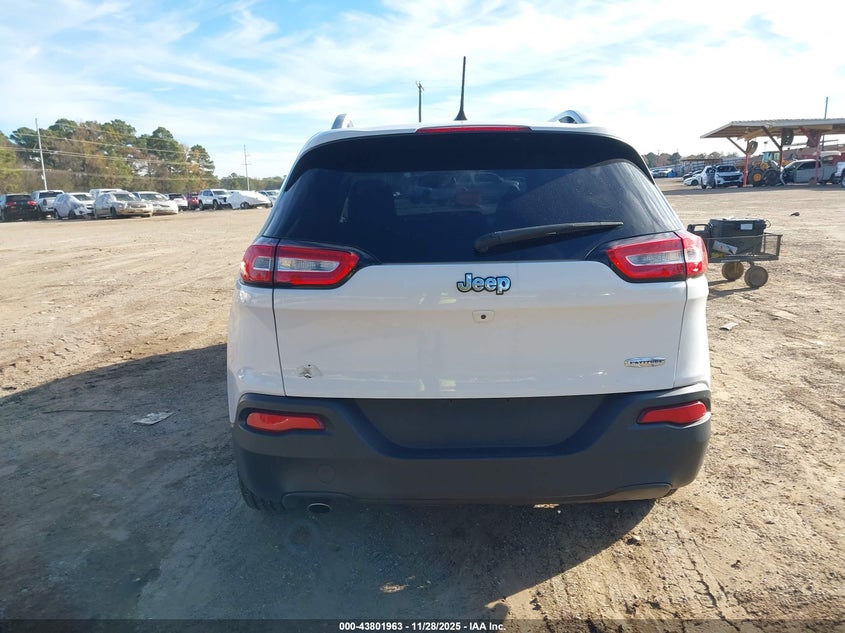 2017 Jeep Cherokee Latitude Fwd VIN: 1C4PJLCB1HW586422 Lot: 43801963
