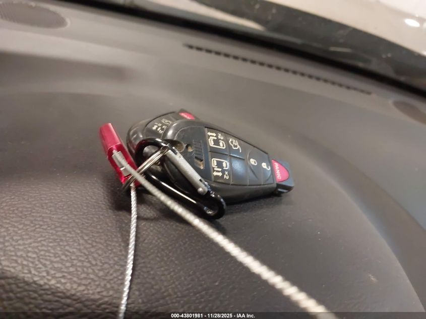 2013 Dodge Grand Caravan Sxt VIN: 2C4RDGCG0DR633672 Lot: 43801981