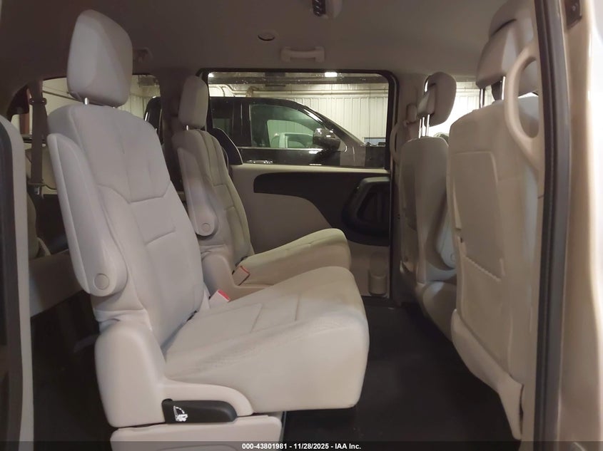 2013 Dodge Grand Caravan Sxt VIN: 2C4RDGCG0DR633672 Lot: 43801981