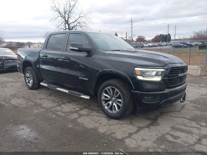 RAM 1500 LARAMIE 4X4 5 7 BOX