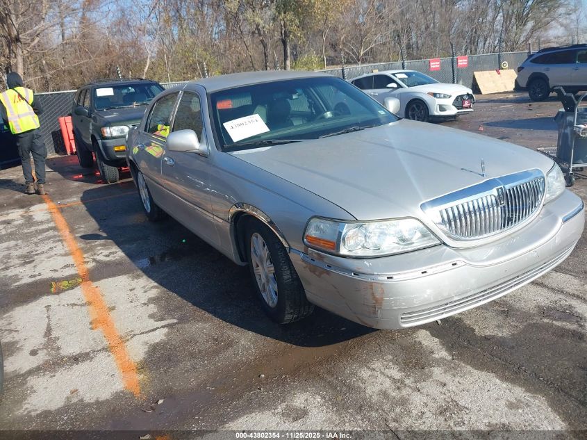 LINCOLN TOWN CAR SIGNATURE LIMITED