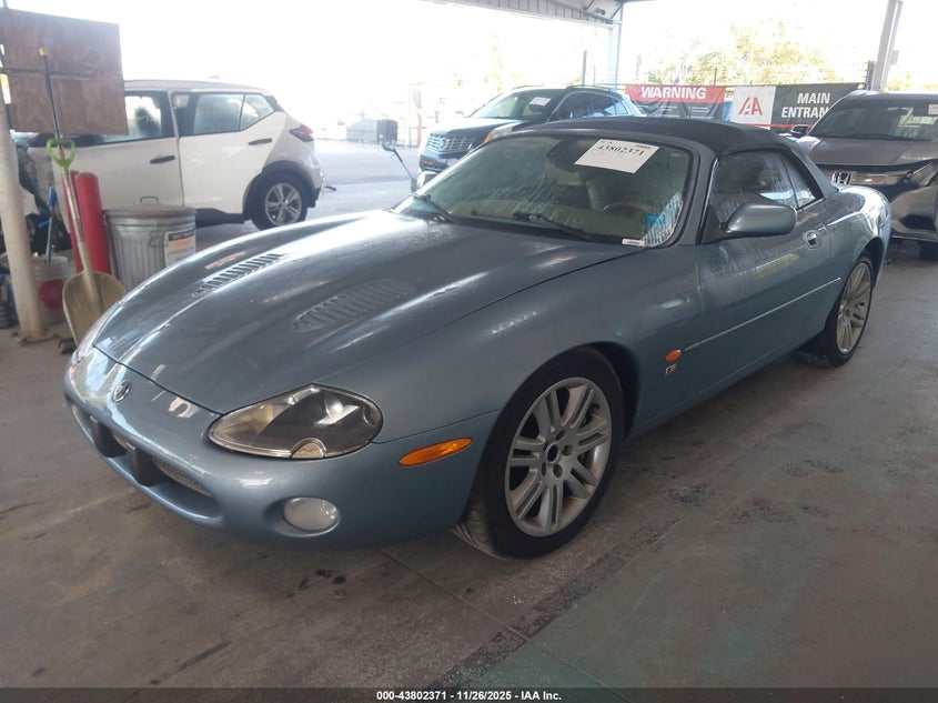 SAJDA42BX33A34653 2003 JAGUAR XKR photo no. 2