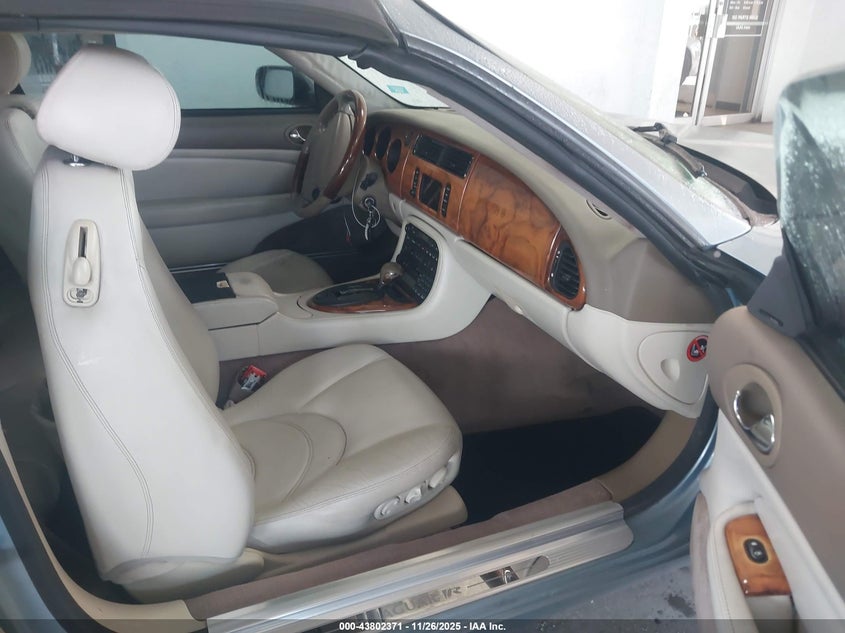 SAJDA42BX33A34653 2003 JAGUAR XKR photo no. 5