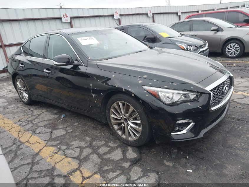 INFINITI Q50 LUXE