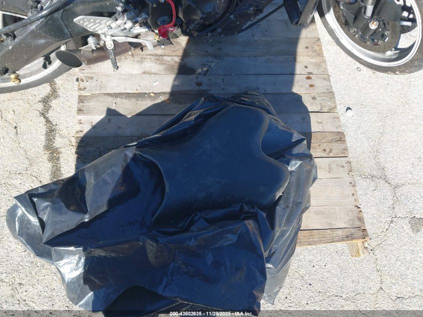 2009 Yamaha Yzfr6 VIN: JYARJ16E79A011187 Lot: 43802635