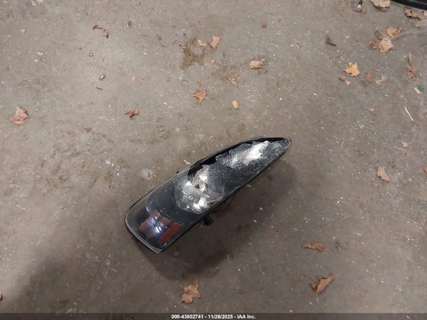 2005 Pontiac Grand Prix Gt VIN: 2G2WS522051240035 Lot: 43802741