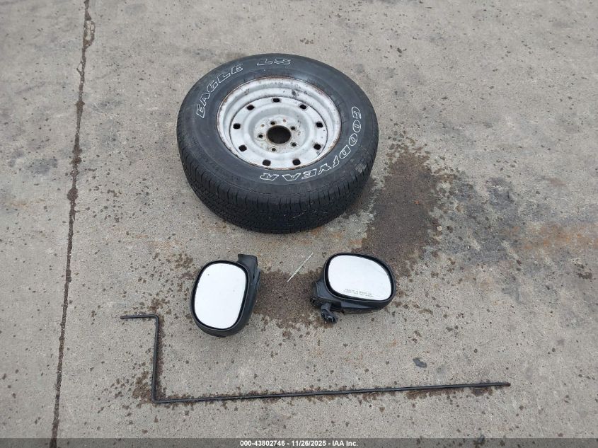 2003 Ford F-150 Xl/Xlt VIN: 1FTRF17243NB92825 Lot: 43802746