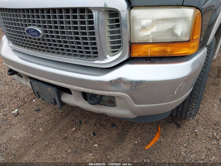 2000 Ford Excursion Limited VIN: 1FMNU42S9YEA13775 Lot: 43802780