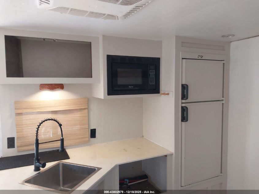 2018 Puma Xle Lite 30Dbsc VIN: 5ZT2PUVB6J4000051 Lot: 43802979