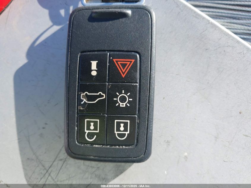 2011 Volvo Xc60 3.2/3.2 R-Design VIN: YV4952DL5B2165572 Lot: 43803006