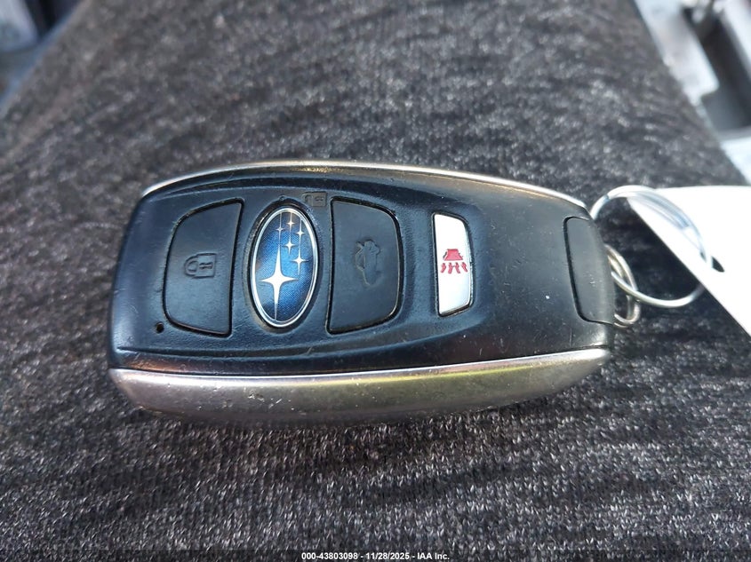 2015 Subaru Legacy 2.5I Limited VIN: 4S3BNAN63F3073092 Lot: 43803098