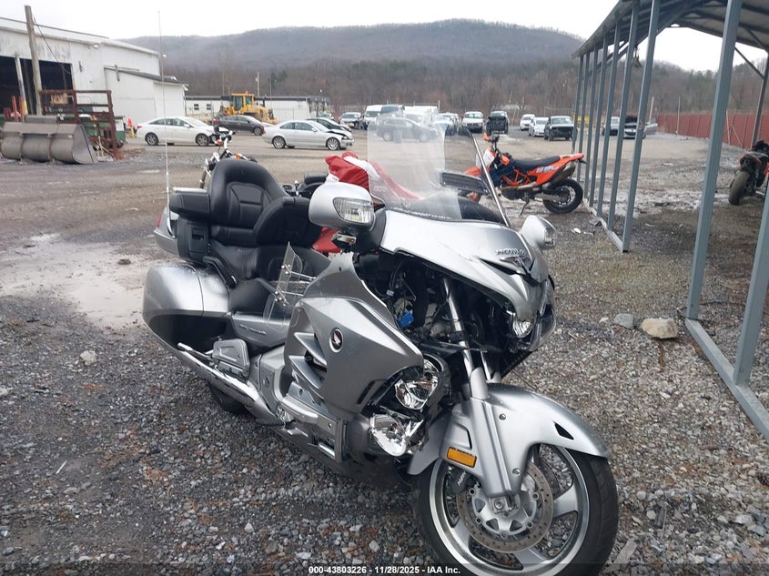 JH2SC68G2FK300728 2015 Honda Gl1800 auction photo 1