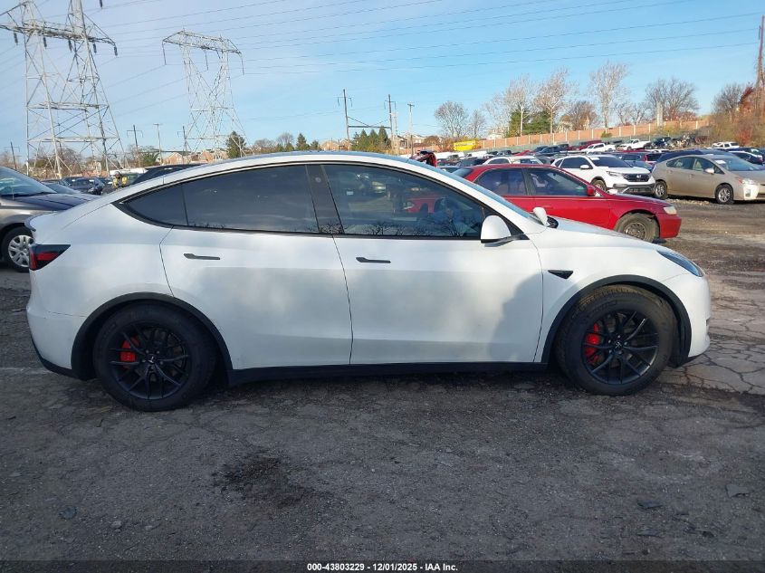 2022 Tesla Model Y Performance Dual Motor All-Wheel Drive VIN: 7SAYGDEF9NF548786 Lot: 43803229