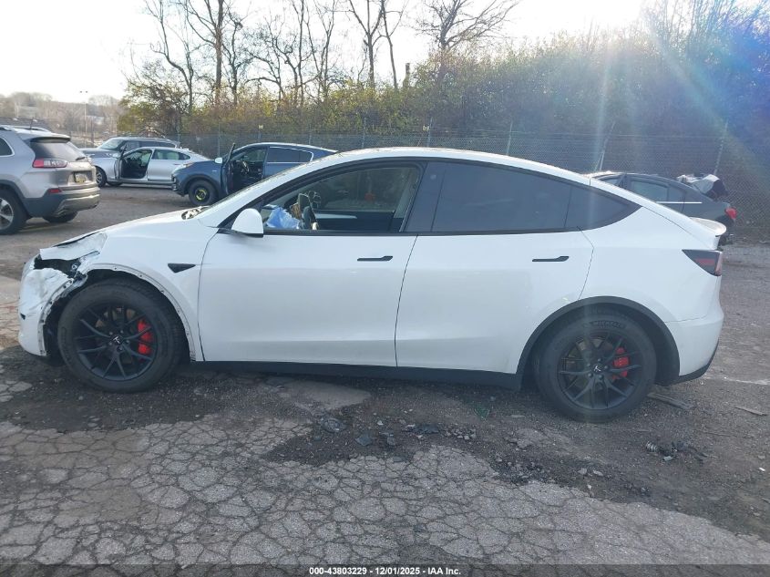 2022 Tesla Model Y Performance Dual Motor All-Wheel Drive VIN: 7SAYGDEF9NF548786 Lot: 43803229