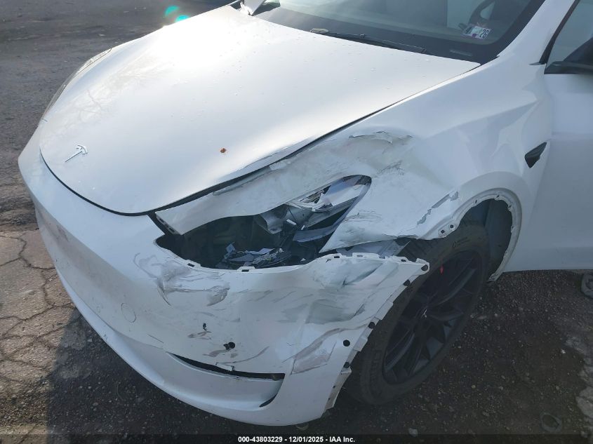 2022 Tesla Model Y Performance Dual Motor All-Wheel Drive VIN: 7SAYGDEF9NF548786 Lot: 43803229