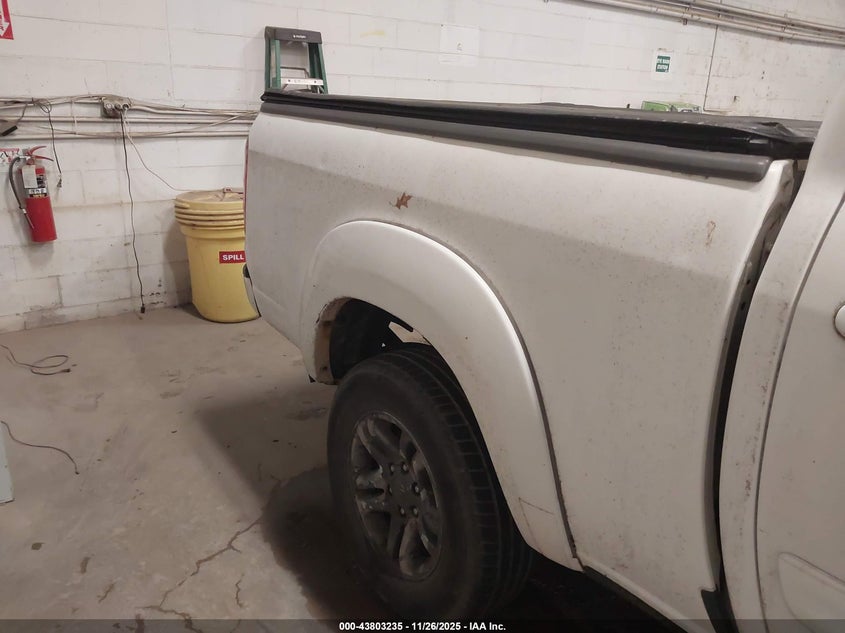 2006 Toyota Tundra Limited V8 VIN: 5TBDT48146S525123 Lot: 43803235