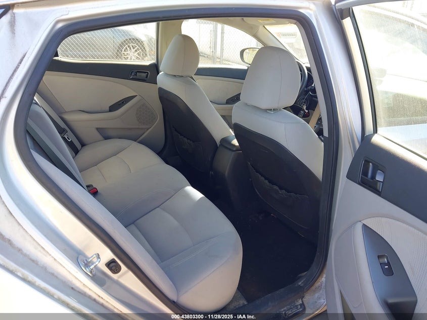 2012 Kia Optima Lx VIN: 5XXGM4A72CG057602 Lot: 43803300