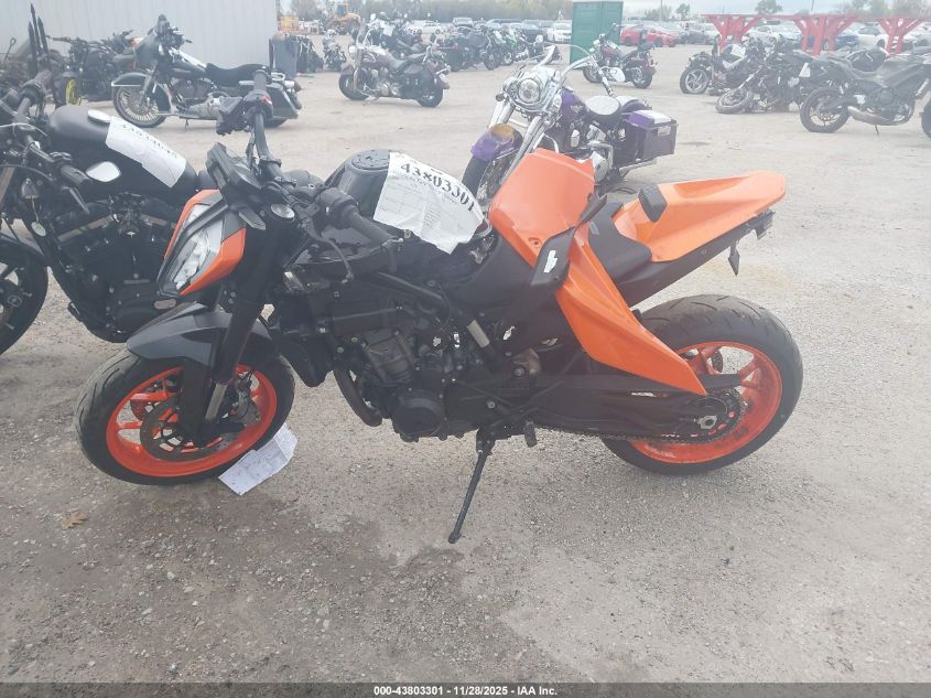 2020 Ktm 790 Duke VIN: VBKTU6404LM774035 Lot: 43803301