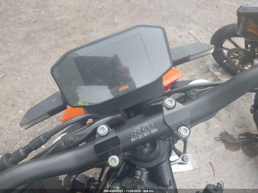 2020 Ktm 790 Duke VIN: VBKTU6404LM774035 Lot: 43803301