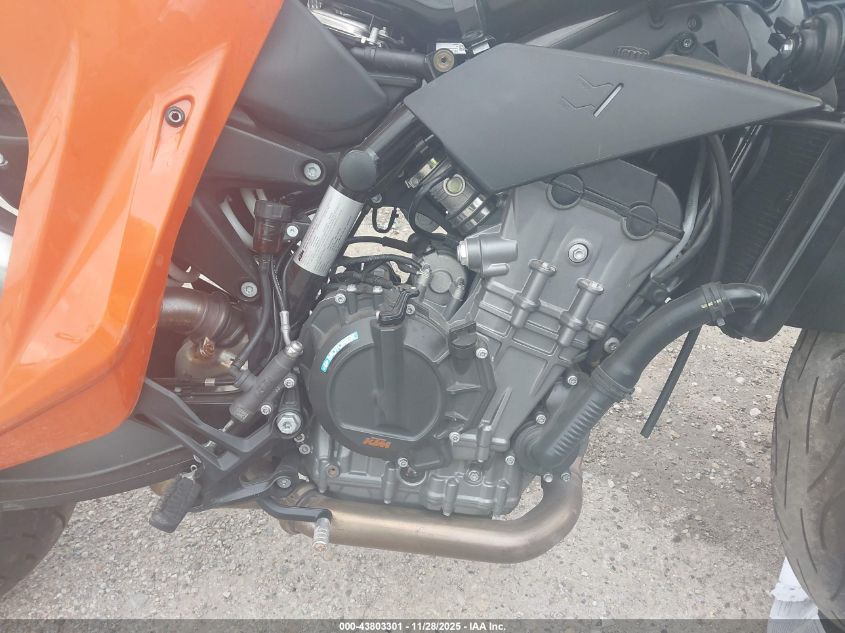 2020 Ktm 790 Duke VIN: VBKTU6404LM774035 Lot: 43803301