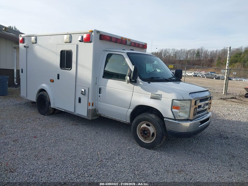 2011 FORD E-350 CUTAWAY