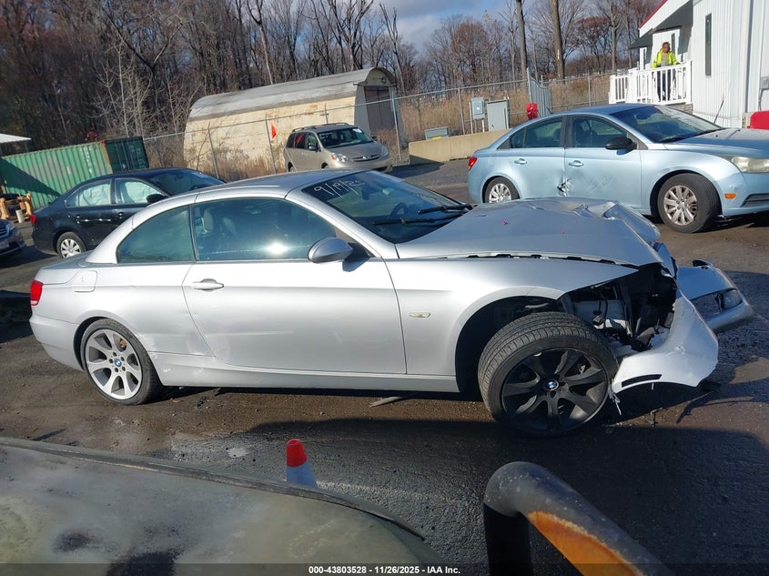 2008 BMW 328I VIN: WBAWR33588P152973 Lot: 43803528