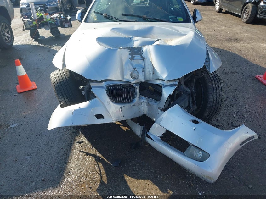 2008 BMW 328I VIN: WBAWR33588P152973 Lot: 43803528